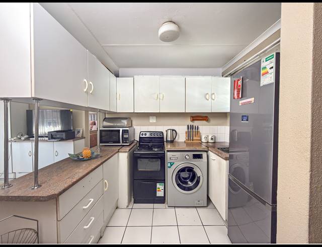 2 BEDROOM APARTMENT FOR SALE IN GROENKLOOF